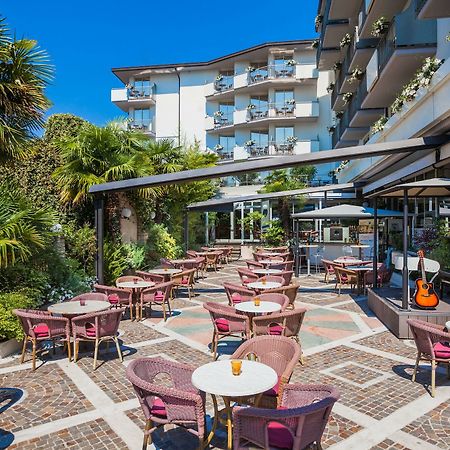 Hotel Continental - Tonelli Hotels Torbole Sul Garda Extérieur photo