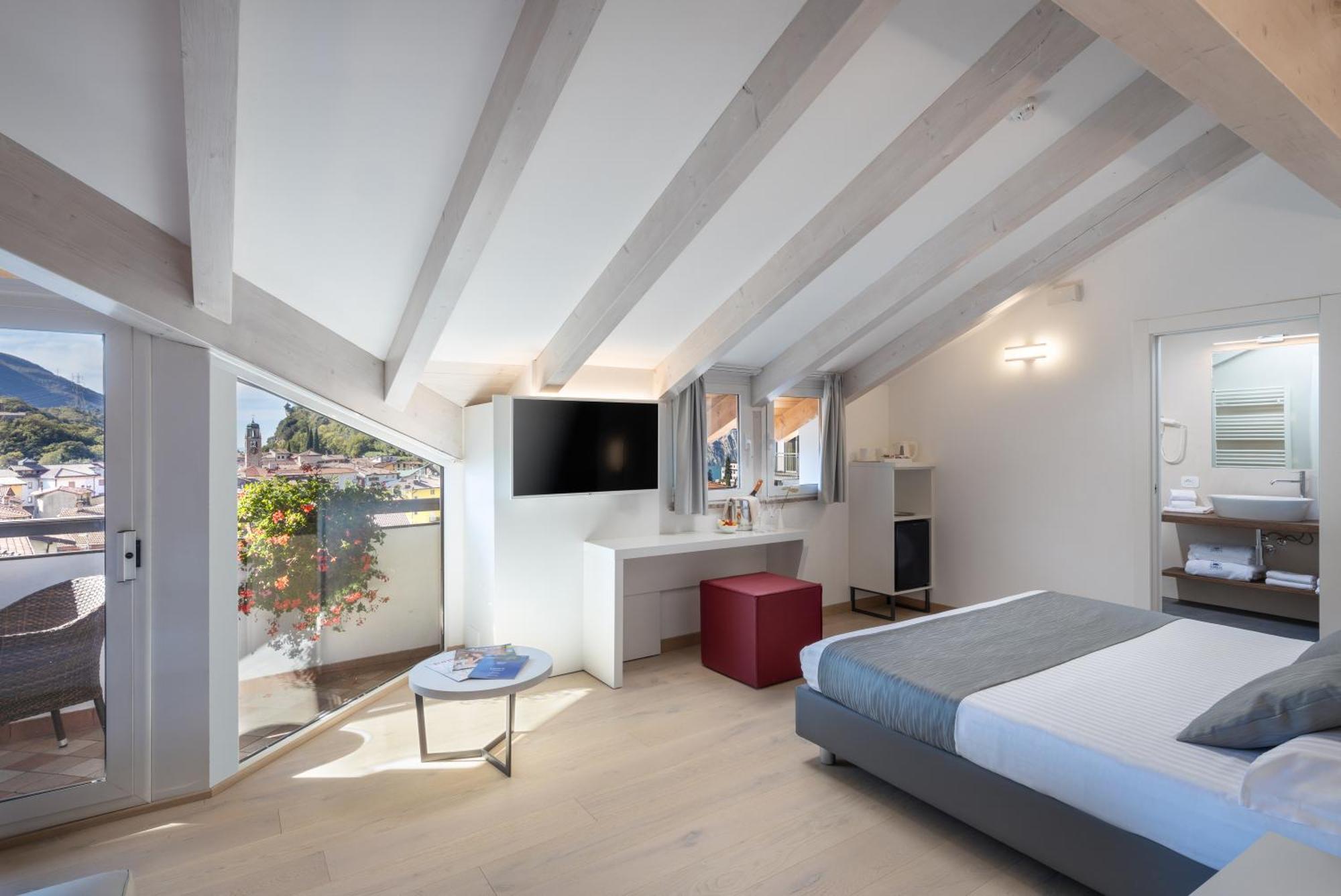 Hotel Continental - Tonelli Hotels Torbole Sul Garda Chambre photo